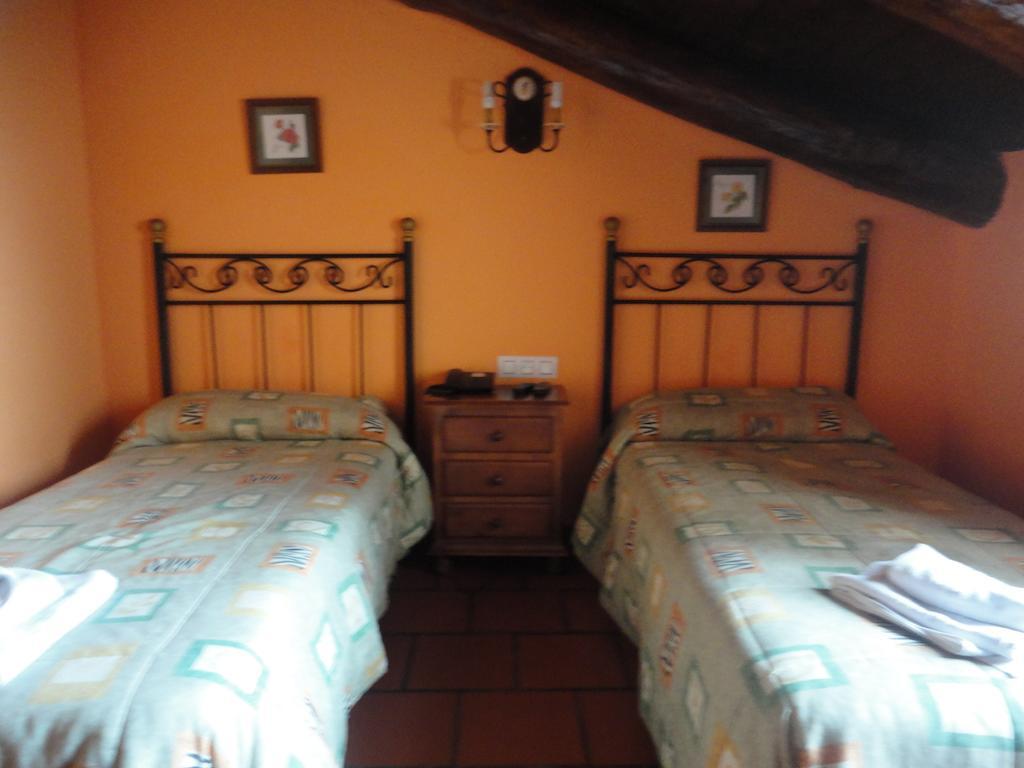 Hostal Venta Liara Allepuz Bagian luar foto