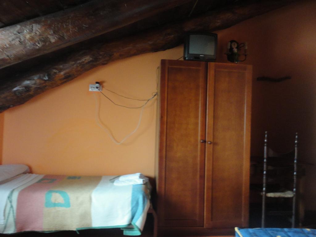 Hostal Venta Liara Allepuz Ruang foto