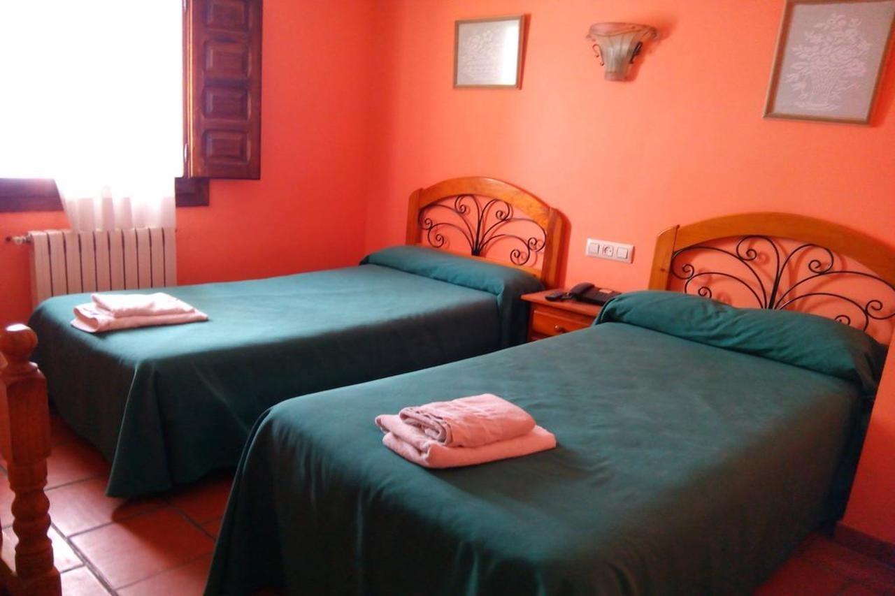 Hostal Venta Liara Allepuz Bagian luar foto
